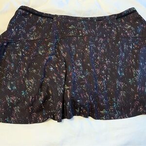 🎾 Athleta Tennis Skirt | Multi | Size XL
Excellent condition smoke-free home
